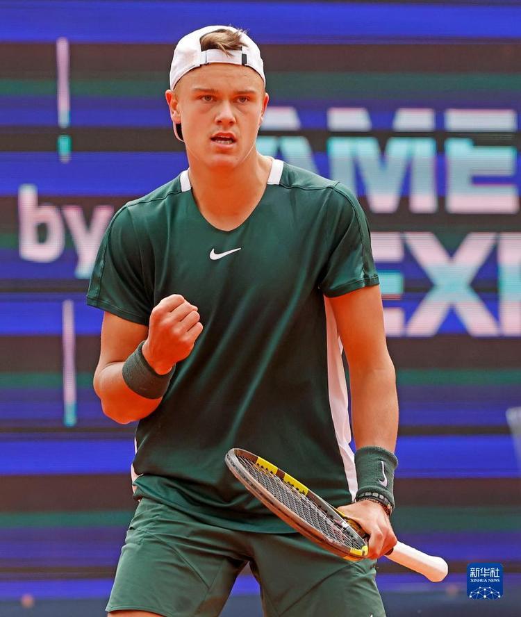 刘依一和王 刘依一和王